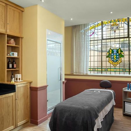 Hotel Ensana Buxton Crescent Exterior foto A treatment room at the Day Spa