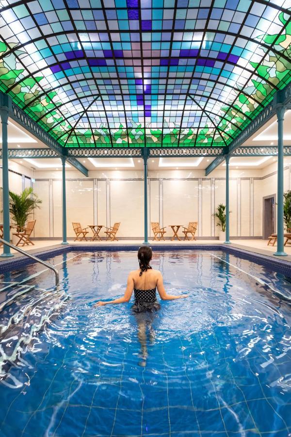Hotel Ensana Buxton Crescent Exterior foto The swimming pool at the Bath Club