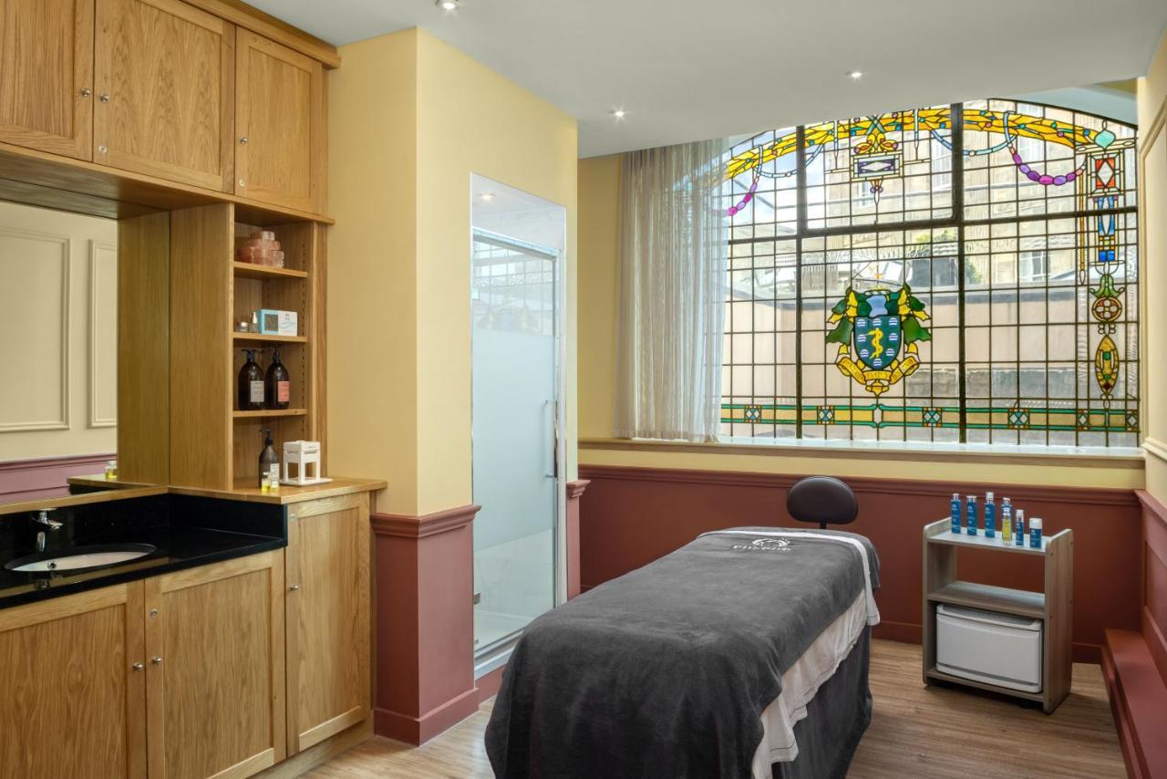 Hotel Ensana Buxton Crescent Exterior foto A treatment room at the Day Spa