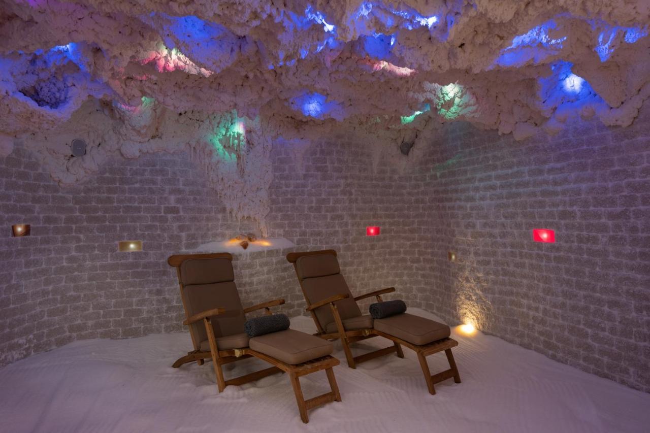 Hotel Ensana Buxton Crescent Exterior foto Salt cave